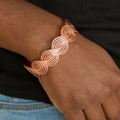 Delicately Hammered In Shimmery Detail, Shiny Copper Wires Braid Into A Brilliant Cuff Around The Wrist For A Casual Look. Adornment Jewelry, Copper Jewelry Handmade, Copper Wire Jewelry, Wire Jewelry Tutorial, Metalwork Jewelry, Copper Cuff Bracelet, Wire Jewelry Designs, Copper Art, Wire Wrapped Bracelet