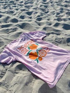 Our *EXCLUSIVE* Sunhoney Florida Orange Tshirt in Pink is your new tee to bring on your next beach vacay! Add a pop of sunshine to your wardrobe with our Sunhoney Florida Orange Tshirt in playful pink. Made with high quality fabric, printed on Comfort Colors, this shirt will not only keep you stylish but also super comfy! Product is made to order: available for pick up/ships in 2-4 business days Content: 100% Cotton Fit: TTS - size up for oversized style Model wearing size: Medium Model sizing: Graphic Tee For Summer Activities, Fun Letter Print T-shirt For Summer, Graphic Print T-shirt For Beach Season, Summer T-shirt With Graphic Print For Activities, Fun Graphic Print T-shirt For Summer Activities, Summer Graphic Tee For Summer Activities, Casual Graphic Print T-shirt For Summer, Cotton T-shirt For Summer Activities, Casual Cotton T-shirt For Summer Activities