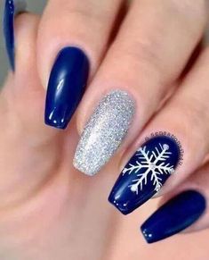 87 Festive Cute Christmas Nails & Holiday Nails [2023] You Should Try Holiday Acrylic Nails, Christmas Gel, Nagellack Trends, May Nails