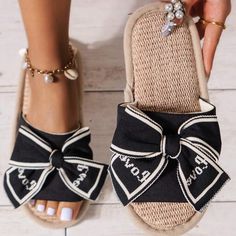 Brand New Black Closed Toe Sandals For Outings, Black Flat Sandals For Spring, Chic Black Slip-on Sandals, Chic Black Flat Heel Sandals, Comfortable Black Sandals For Outings, Black Slip-on Sandals For Outings, Black Slip-on Sandals For Everyday Wear, Chic Black Flat Sandals, Casual Black Flat Sandals