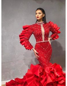 African Wear Styles For Women, Red Fitted Ball Gown, Luxury Fitted Gown For Red Carpet, Luxury Fitted Evening Dress For Red Carpet, Red Luxury Gown For Gala, Red Carpet Ball Gown Evening Dress, Fitted Red Ball Gown For Prom, Red Fitted Ball Gown Evening Dress, Glamorous Red Ball Gown For Prom