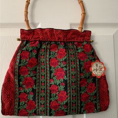 Just In Time For The Holidays! This Beautiful Red, Green And Black Handbag With Bamboo Handle Is Perfect For Your Evening Holiday Events! It’s Unique And Classy - Everyone Will Want To Know Where To Her This One! Holiday Events, Black Handbag, Vintage Color, Bamboo Handles, Green And Black, Vintage Handbags, Black Handbags, Just In Time, Vintage Colors