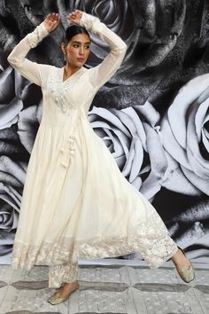 Buy Niti Bothra White Chanderi Angarkha Set Online | Aza Fashions Niti Bothra, Dotti Dresses, Abhinav Mishra, White Churidar, Layered Kurta, Frock Style, Raw Mango, Anamika Khanna, White Kurta