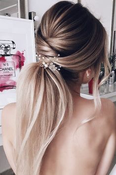 Ponytail Inspiration, Bridal Ponytail, Sanggul Modern, Wedding Hair Trends, Heatless Hair, Rustic Wedding Decorations, Christmas Hairstyles, Hair 2018