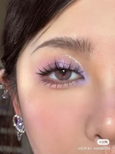 Eyeshadow Looks For Green Eye, Cute Purple Eye Makeup, Opal Eye Makeup, Eye Makeup Ideas Purple, Quince Makeup Ideas Natural Purple, Rapunzel Inspired Makeup, Fairy Makeup Purple, Enchanted Makeup Looks, Purple Prom Makeup Looks