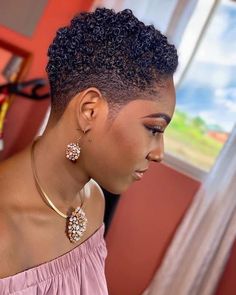 Hottest Short Haircuts For Women 2022, Trending Women Haircut, Short Natural Haircuts For Round Faces, Low Fade Haircut Women, Trending Haircuts For Women, Short Natural Curls, Natural Haircuts