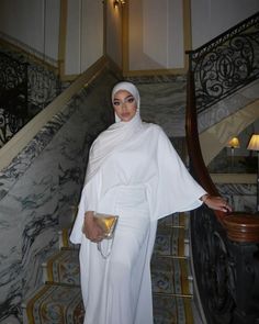 Nikah Hijab Style, White Dress Hijab Outfits, Gambian Dresses, Nikkah Hijab, White Abaya Outfit, Nikah Abaya, Nikkah Dress Muslim, White Dress Hijab, Black Muslim Women