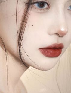 Desired Face, Ulzzang Makeup, Uzzlang Girl, Beauty Design, Asian Makeup, Cute Makeup, Poses For Pictures, Korean Beauty, Simple Makeup