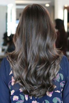 Colore capelli 2018: tendenze e tinte da sfoggiare in estate! Cabello Color Chocolate, Beige Blonde Balayage, Trendy We Fryzurach, Ash Brown Hair Color, Ash Brown Hair