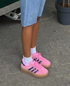 New Balance Shoes Women, Adidas Gazelle Pink, Gymnastics Shoes, Gazelle Bold, Bold Shoes, Tenis Vans, Fitness Style