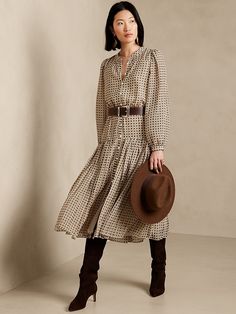 Long Dresses With Sleeves Casual, Plaid Fall Dresses, Fall Dress With Boots, Classic Fall Dresses, Thanksgiving Dresses, Fall Midi Dress, Dresses With Boots, Banana Republic Style, A Line Midi Dress