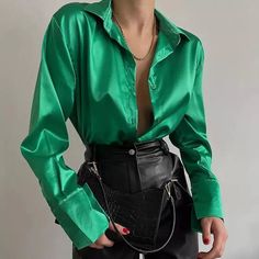 Autumn Shirt Women's Polo Collar - Timeless Beauty:Modest style for women of all ages Satijnen Blouses, Green Silk Shirt, Satin Shirts, Blouses Vintage, Satin Bluse, Long Sleeve Blouses, Cardigan Casual, Casual Shirt Women, Satin Long Sleeve