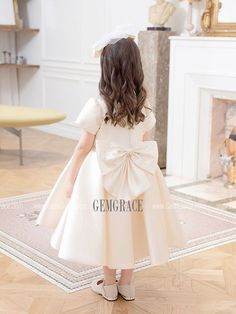 10% off now|Free shipping world-wide. Vintage Style Tea Length Satin Flower Girl Dress with Bow Sleeves at GemGrace. Click to learn our pro custom-made service for wedding dress, formal dress. View #FlowerGirlDresses for more ideas. Dress With Bow Sleeves, Flower Girl Dress With Bow, Bow Sleeves, Satin Flower Girl Dress, High Low Prom Dresses, Prom Dresses Yellow, Purple Prom Dress, Lace Beach Wedding Dress, Tea Length Wedding Dress