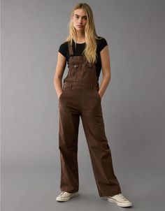 Brown Overalls Outfits, Overalls Fall Outfits, Gilmore Fashion, Fall Overalls, Overalls Fall, Barista Outfits, Brown Overalls, Overalls Outfits, Obx Dr