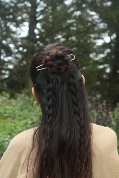 Hair Fork Hairstyles, Moon Hair Fork, Best Hair Color Ideas, Minimalist Hair Accessories, Moon Hair, Best Hair Color, Hair Jewellery, Hair Fork, Work Hairstyles