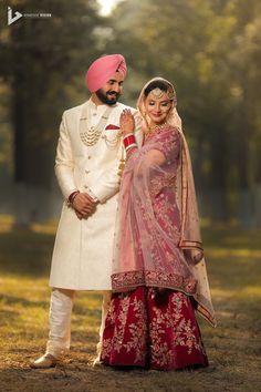 Best Cupple Photo, Indian Wedding Couple Shoot, Couple Pose Marriage, Cupule Wedding Pose, Wedding Cupal Poses, Simple Couple Poses Indian Wedding, Indian Wedding Cupal Pose, Capal Photo Poses, Wedding Day Couple Poses