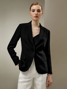 Discover the Silk Sleek Blazer, expertly tailored for a flawless fit.  Featuring a cinched waist and elegant flared hem,  crafted from luxurious silk crepe. Perfect for enhancing any professional or evening look. Weaving Craft, Womens Active Wear Outfits, Crepe Blazer, Silk Knit, Bridal Robes, Silk Charmeuse, Silk Material, Active Wear Outfits, Silk Crepe