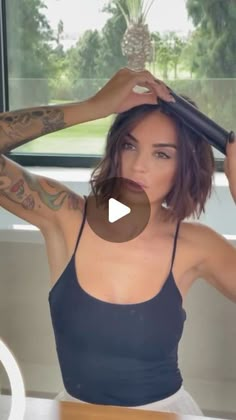 Short Bob Waves Tutorial, Hair Styles For Big Noses, Flippy Bob Hairstyles, Haircut Ideas 2024, How To Wavy Short Hair, Bob With Long Fringe, How To Style A Bob Haircut Tutorials, Long Bob Con Flequillo, Hair 2025 Trends