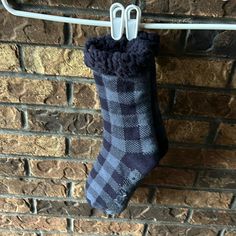 Size Large Warm Blue Socks For Stocking Stuffers, Cozy Warm Blue Socks, Casual Snug Blue Socks, Cozy Blue Socks For Fall, Non-slip Blue Socks For Winter, Comfortable Blue Socks For Winter, Comfortable Blue Winter Socks, Casual Warm Blue Socks, Cozy Blue Socks