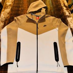 New Nike Large Hoodie! Large Hoodie, Nike Sweaters, Nike Sweater, Colorful Hoodies, New Nike, Men's Nike, Nike Men, Zip Ups, Men Sweater