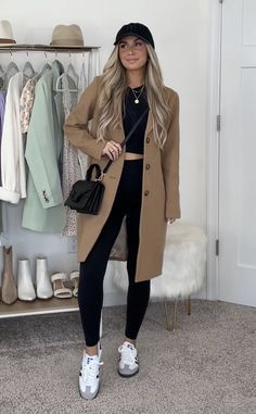 Best Winter Outfits, Midi Skirts, Fashion Mistakes, Style Mistakes, Capsule Wardrobe, Simple Style, Your Image, Winter Outfits, Winter Fashion