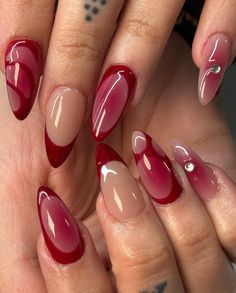 by Somberita Nails // link below Trending Nails Almond, Cool Red Nails Design, Red Cool Nails, Nude With Design Nails, Cool Nail Inspo Summer, Red Or Black Nails, Almond Medium Nails Designs, Nail Inspo Cherry Red, Dark Red Nails With Design Ideas