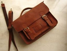 Postman bag handmade custom by Ultimosa on Etsy, Vintage Leather Satchel, Handmade Leather Bags, Bags Handmade, Bags And Shoes, Leather Bags Handmade, Bag Handmade, Bag Vintage