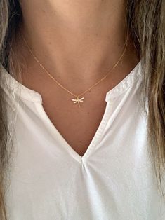 Dragonfly Pendant Necklace, Dragon Fly Earrings, Necklace Measurements, Small Pendants, Floating Necklace, Dragonfly Jewelry, Dragonfly Charm, Dragonfly Necklace, Dragon Fly