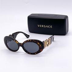 New Versace Mod 4426bu 108/87 54-18-145 Model: Ve4426b Gb1/87 54-18-145 Condition: New Gender: Women Age Group: Adult Color: 108/87 Frame Color: Havana Frame Material: Acetate Lens Color: Grey Lens Socket: 54 Mm Bridge Width: 18 Mm Temple Length: 145 Mm Made In Italy Item Includes: - Authentic Sunglasses - Certificate Of Authentic - Authentic Case, Box - Bag We Guarantee That All Our Items Are 100% Authentic And Brand New. Sunglasses Versace, Chic Sunglasses, Versace Glasses, Vintage Versace, Tortoise Shell Sunglasses, Versace Accessories, Versace Sunglasses, Prada Sunglasses, Shield Sunglasses