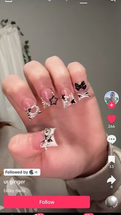 Short Square Birthday Nails, Silver Duck Nails, Initial On Nails Boyfriends, Nails With An Initial, Initial Nails Boyfriend, Short Nails Y2k, Short Bling Acrylic Nails, Matching Nails With Boyfriend, Initial Nails