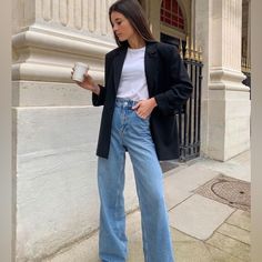 Zara New Wide Leg Jeans Blue Business Casual Jeans, Chic Zara Jeans For Day Out, Zara Wide Leg Jeans, Business Casual Jeans, Jeans Outfit For Work, Wide Leg Jeans Outfit, Wide Leg Pants Outfit, Looks Jeans, Casual Work Outfits Women