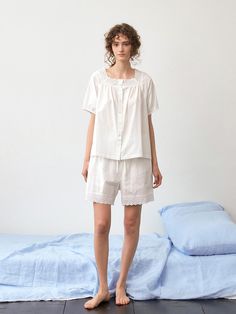 Composition : Cotton 100%Color : White Flower, White Flower + PackagingCountry of Origin : China Spring Relaxed Fit Pajama Shorts For Home, White Cotton Pajama Shorts For Home, White Relaxed Fit Sets For Daywear, White Feminine Sleepwear With Relaxed Fit, White Relaxed Fit Sleepwear For Daywear, White Pajama Shorts For Spring Daywear, White Spring Pajama Shorts For Bedtime, Flower Pajamas, Women's Pajamas