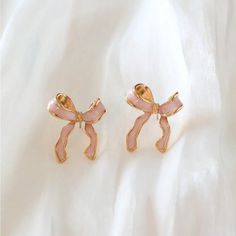 Pink And Gold Coquette Bow Earrings Ribbon Bow Earrings, Cute Gold Earrings, Coquette Earrings, Preppy Christmas Gifts, Cute Jewelry Earrings, Cute Casual Shoes, Pink And Gold Wedding, Preppy Jewelry, Boo Basket