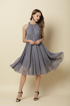 Chiffon Grey Knee Party Dress Evening Wedding Lightweight Sundress Summer Holiday Beach Dress Bridesmaid Dress Skirt Detail Info: ❤ Color: Grey More color choice: https://www.etsy.com/listing/213656440/chiffon-dress-color-card? Please note the color you want with your order. ❤ Material: Chiffon ❤The dress doesn't limit the chest size and waitst size, arm hole 45cm (if your upper arm circle circumference is more than 40cm, please not your size with order, we will make your dress according to your Wedding Maternity Dress, Bridesmaid Skirt, Bridesmaid Skirts, Summer Cocktail Dress, Girls Attire, Beach Holiday Dresses, Sundress Summer, Pregnant Wedding Dress, Cocktail Dress Vintage