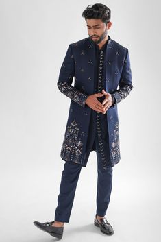 Buy PAARSH Navy Blue Heavy Modal Satin Embroidered Indowestern Set at Pernia'sPopUpShopMen 2023 Heavy Kurta For Men, Navy Blue Sherwani For Men, Marriage Wear For Men, Men Outfits For Party, Boys Indo Western Outfits, Formal Dresses Boys, Indo Western For Men Indian Weddings, Indian Men Outfits, Mens Ethnic Wear Wedding