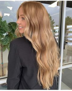 From Ginger To Blonde, Ginger Hair With Balayage, Ginger With Blonde Balayage, Natural Red Head With Blonde Highlights, Gingery Blonde Hair, Natural Ginger With Blonde Highlights, Soft Copper Hair Strawberry Blonde, Balayage On Ginger Hair, Red Head Blonde Highlights