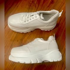 I Got These Last Year But Had So Many White Sneakers. I Never Wore It. They're All White And The Material Would Be Super Easy To Clean. These Are So Cute With Jeans Or Even A Skirt/Dress! Ugh Sneakers, Chunky White Sneakers, Shoes Chunky, Vibe Clothes, Skirt Dress, All White, White Sneakers, Womens Shoes Sneakers, Effortless Style