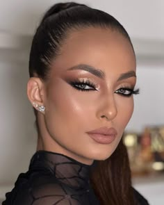 Makeup For Night Out, Glam Makeup Look, Makijaż Smokey Eye, Glamorous Makeup, Creative Eye Makeup, Elegant Makeup, Creative Makeup Looks, Daily Makeup