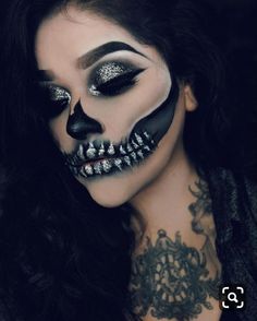 Halloween Skeleton Makeup, Creepy Clown Makeup, Holloween Makeup, Catrina Tattoo, The Mask Costume, Creepy Halloween Makeup, Cute Halloween Makeup