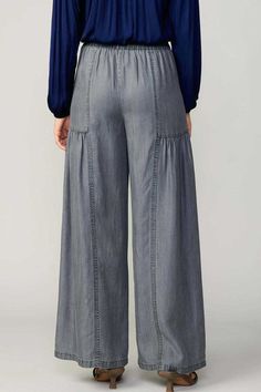 Chambray tiered wide pants with elasticated back waist. 100% Lyocell