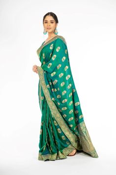 Ravishing Green and Blue Double Shaded Handloom Saree with Kadwa Weavi – Panache Haute Couture Best Compliments, Haute Couture Fabric, Sherwani Groom, Curated Outfit, Add Sleeves, Western Outfit, Embroidery Materials, Chiffon Saree, Handloom Saree