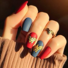 Wonder woman matte nails Nail Ideas Marvel, Wonder Woman Nail Art, Supergirl Nails, Wonder Woman Nails Designs, Nail Ideas Spiderman, Super Hero Nails, Marvel Nails Designs, Marvel Nail Art, Dc Nails