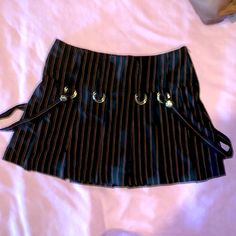 Y2k Vintage La Lip Service Pleated Pin Stripe Mini Skirt With Detachable Straps. No Tags But Never Worn, No Stains, No Rips. Sadly No Size Verification But It Feels Like A M/L Y2k Mini Skirt With Belt Loops, Y2k Mini Skirt Bottoms With Belt Loops, Y2k Style Mini Skirt With Belt Loops, Y2k Black Skirt For Spring, Black Y2k Skirt For Summer, Y2k Style Black Skirt For Spring, Black Y2k Summer Skirt, Y2k Fitted Skirt With Belt Loops, Y2k Style Black Pleated Mini Skirt