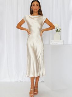 Champagne Midi Dress, Classy Skirts, Dress Champagne, Rehearsal Dinner Dresses, Dress Inspo, Dinner Dress, Midi Short Sleeve Dress, Dress Satin, Satin Midi Dress