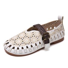 Brand Name: muhuisenUpper Material: PUHeel Height: Low (1cm-3cm)With Platforms: NoOccasion: CasualSandal Type: GLADIATORHeel Type: Square heelLining Material: PUSide Vamp Type: CoveredOutsole Material: Cow MuscleClosure Type: Buckle StrapFit: Fits true to size, take your normal sizeBack Counter Type: Cover HeelFashion Element: BuckleStyle: LEISUREModel Number: 44Pattern Type: PrintInsole Material: PU Beach Shoe, Women Casual Shoes, Sandals Women, Women Sandals, Beach Shoes, Chic Woman, New Print, Casual Shoes Women, Womens Flats