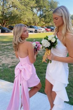 Strapless Pink Back Bow Sheath Short Dress – PollyBoutique Baby Pink Dress Outfit, Strapless Dress Outfit, Short Tulle Dress, Metallic Prom Dresses, Tulle Dress Short, Lavender Prom Dresses, Prom Dress Trends, Green Homecoming Dresses, Ruffle Prom Dress