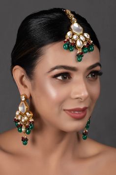 Buy Emerald beaded Kundan inspired Mang Tikka with earrings Online - KARMAPLACE — KARMAPLACE.COM Kundan Chandbali, Mang Tika, Mang Tikka, Diamond Chandelier Earrings, Kundan Jewellery Set, Beads Work, Ethnic Looks, Emerald Bead, Kundan Earrings