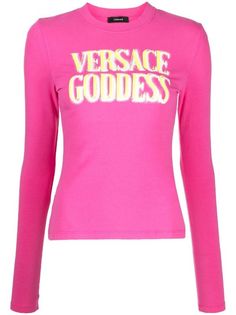 Versace slogan-print long-sleeve T-shirt - Farfetch Versace Print, Versace Shirt, Versace Outfit, Jersey Shirt, Pink Cotton, Stretch Cotton, Versace, Print T Shirt, Hot Pink