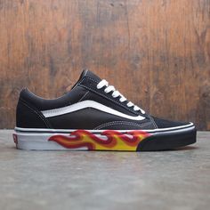 Vans Men Old Skool - Flames (black / red / flames) Custom Vans Old Skool, Vans Old Skool Custom, Swaggy Clothes, Vans Shoes Old Skool, Red Black Outfit, Van Shoes, Vans Shoes Fashion, Vans Painted, Mens Accessories Necklace