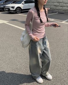 2012 Tumblr Aesthetic Outfits, Simple Vintage Outfits, 60kg Woman, Lewkin Outfit, Grey Parachute Pants Outfit, Cool Tone Outfits, H&m Outfits, Grey And Pink Outfit, Cute Asian Style